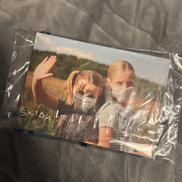 Kid size Skida cloth face mask - Picture 2 of 2